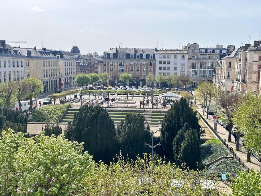 Forum Champagne Grand T2 Climatise Vue Cathedrale Apartment